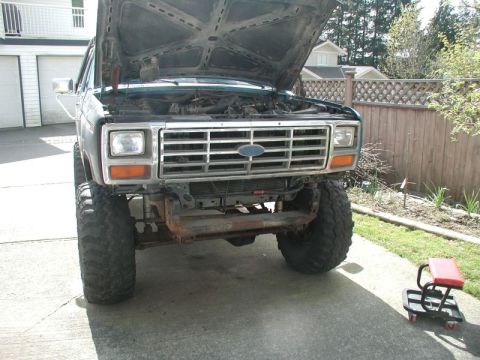 1985 Ford Bronco - Grille and headlight surrounds installed.