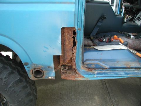 1985 Ford Bronco - The passenger side didn't have any hidden mud, but the rot is just as bad.