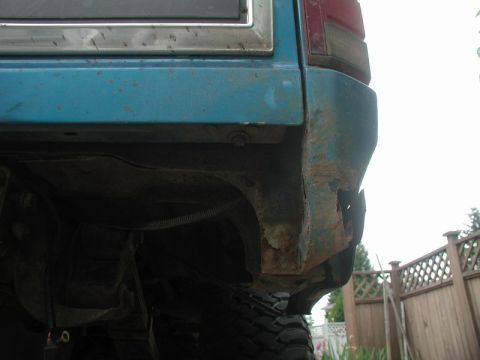 1985 Ford Bronco - Close up of the right rear fender.