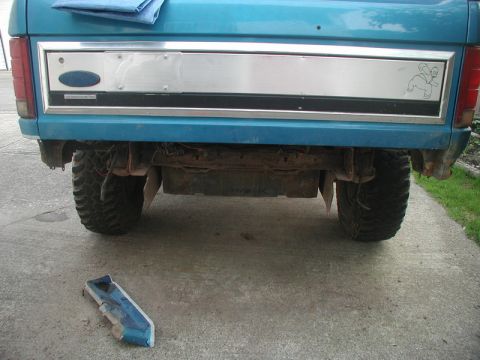 1985 Ford Bronco - Left fender, after trimming.