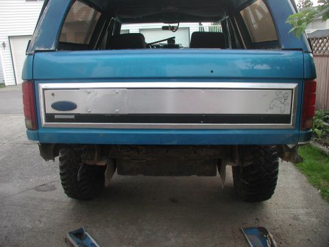 1985 Ford Bronco - Both sides trimmed.