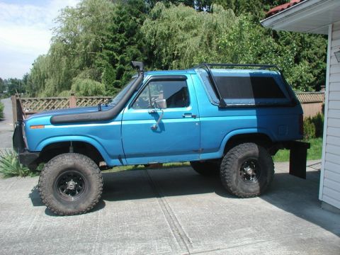 1985 Ford Bronco - When the bumper was off I welded on some studs for mud flaps.