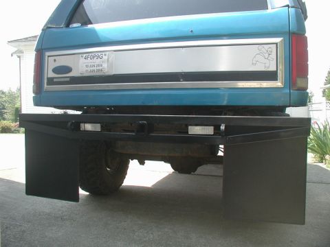 1985 Ford Bronco - I also welded in a receiver tube, and mounted the back-up lights between the tubes.