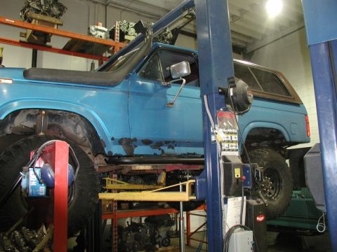 1985 Ford Bronco - Left side mounted.