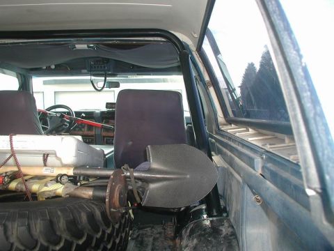 1985 Ford Bronco - All bolted in - will massage the base plate later.