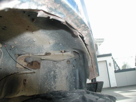 1985 Ford Bronco - Passenger side, front fender.
