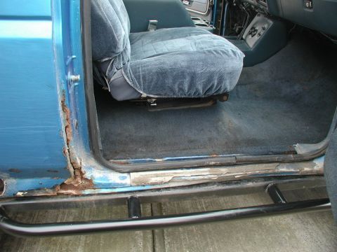 1985 Ford Bronco - Right side: