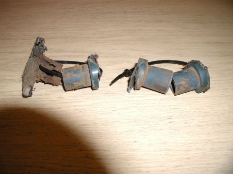 1985 Ford Bronco - I knew the shoulder was worn on the one, but I was surprised to see it worn that badly. I guess I got my 5 years of abuse out of it.