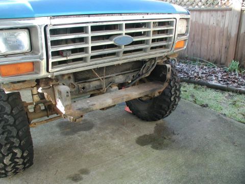 1985 Ford Bronco - I also found some old pictures that I took the last time I had the front bumper off; I've had people asking to see close ups of the front c…
