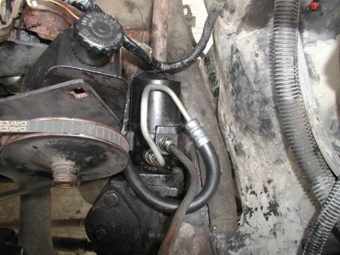 1985 Ford Bronco - I used the van pressure hose, but re-shaped it to my liking.