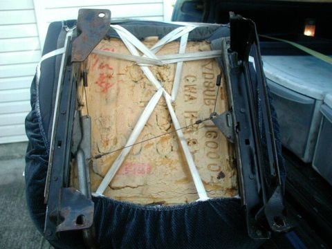 1985 Ford Bronco - Drivers seat linkage configuration.