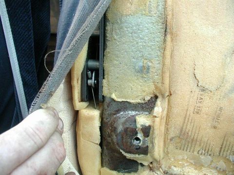 1985 Ford Bronco - Close up of the cable routing.