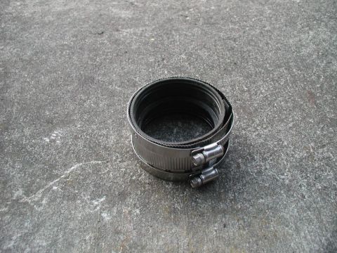 1985 Ford Bronco - 3" pipe coupling.