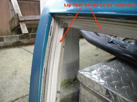 1985 Ford Bronco - The lip goes all the way around the window.