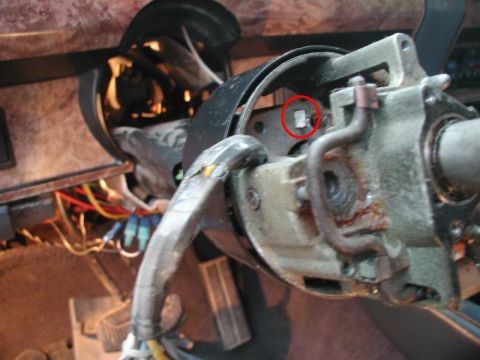 1985 Ford Bronco - The actuator was broken flush with the housing.