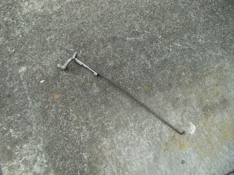 1985 Ford Bronco - New actuator with the old ignition rod.