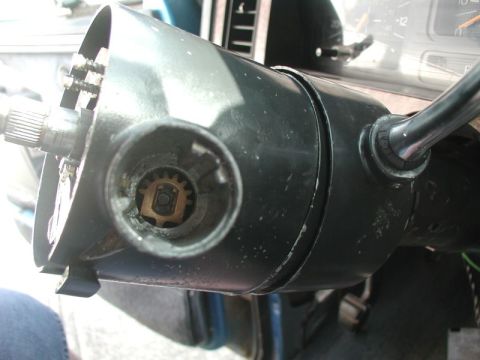 1985 Ford Bronco - Push the ignition rod to "on" and drop in the drive gear. Use the ignition cylinder as a reference as to what position the gear needs to be…