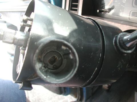 1985 Ford Bronco - Drop in the snap ring.