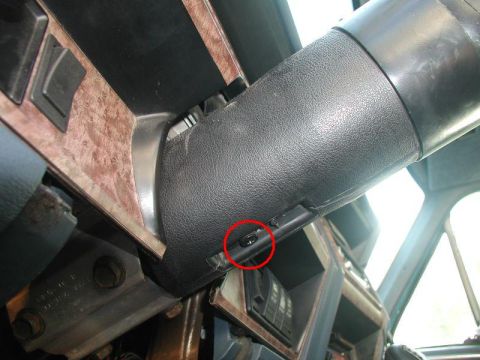 1985 Ford Bronco - Put the cover back on and snug up the screw.