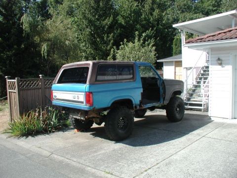 1985 Ford Bronco - Removed the front and rear bumpers.
