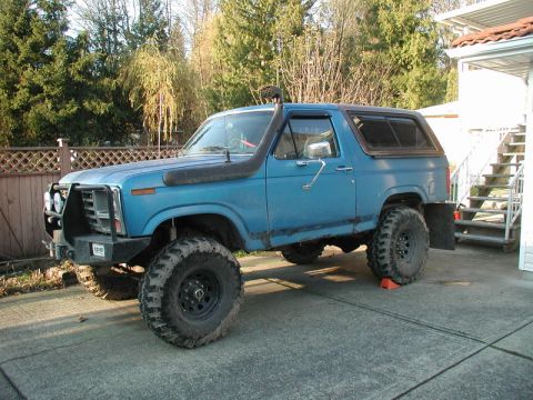 1985 Ford Bronco - All bolted down.