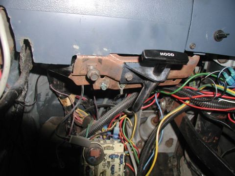 1985 Ford Bronco - Here you can see where it broke.