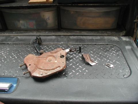 1985 Ford Bronco - The mechanism all ready weld.
