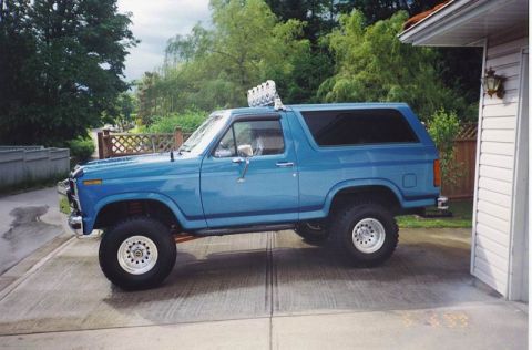 1985 Ford Bronco - This is Blue 2 weeks after the body work.