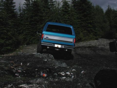 1985 Ford Bronco - Seeing if the new 35's rub.