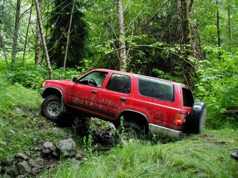 1985 Ford Bronco - His bumper dug right in.