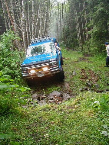 1985 Ford Bronco - Easy does it.