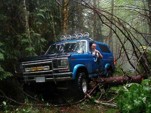 1985 Ford Bronco - Easy does it.