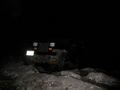 1985 Ford Bronco - Ed driving up the edge of the look out.