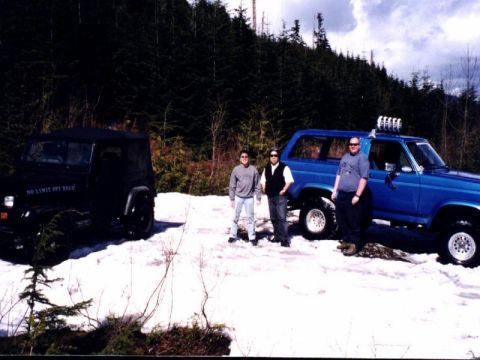 1985 Ford Bronco - More posing.