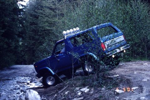 1985 Ford Bronco - Testing out the clinometer.
