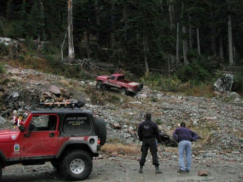 1985 Ford Bronco - Doug tried to go up this loose rocky section.