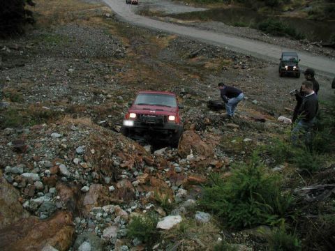 1985 Ford Bronco - Due to wet loose rock, he could not make it.