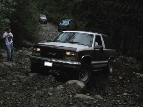 1985 Ford Bronco - Jarrod follows Daves line.