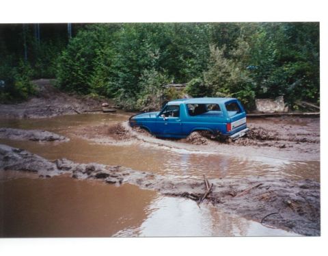 1985 Ford Bronco - I hydrolocked my motor.