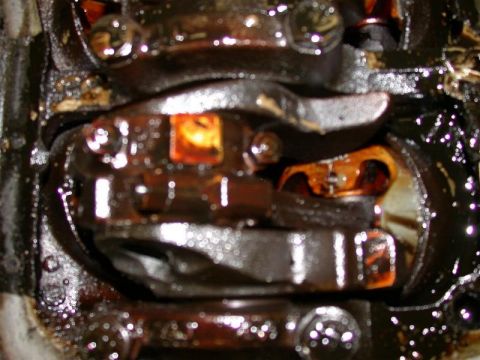 1985 Ford Bronco - This is the cracked piston with the bent rod.