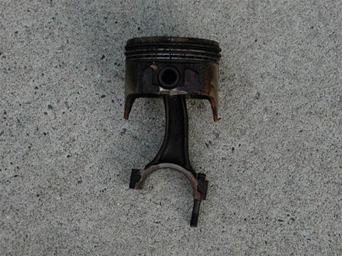 1985 Ford Bronco - Here is a better shot. Note the curve in the connecting rod.