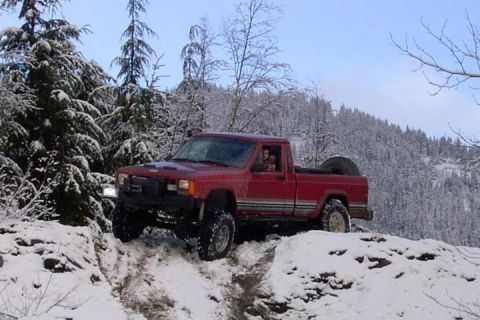 1985 Ford Bronco - Doug getting into position.