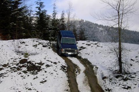 1985 Ford Bronco - Dave goes for a slide.