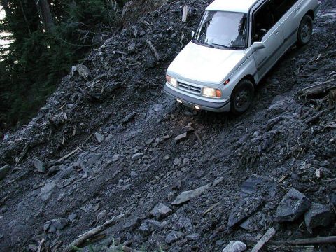 1985 Ford Bronco - Chris F carefully approaches.