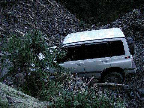 1985 Ford Bronco - Chris F carefully approaches.