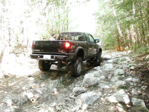 1985 Ford Bronco - Jamie climbing the first challenging part.