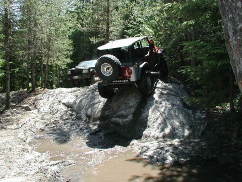 1985 Ford Bronco - Yasu showing us how it is done.