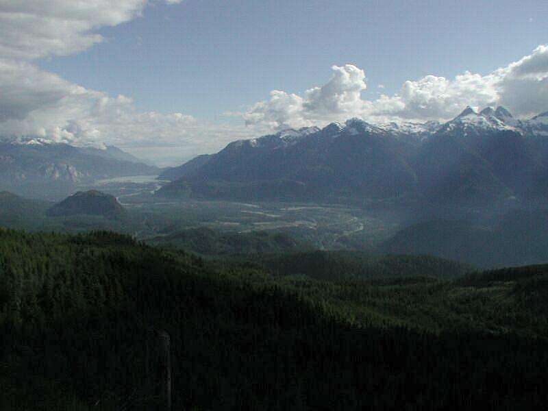A nice view of Squamish from about 4000'.