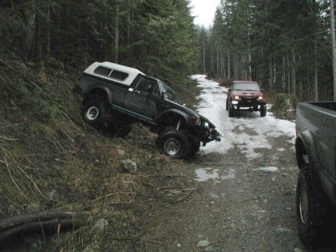 1985 Ford Bronco - Kristian turning around.