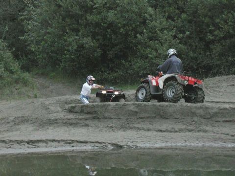 1985 Ford Bronco - Dave winches him out.